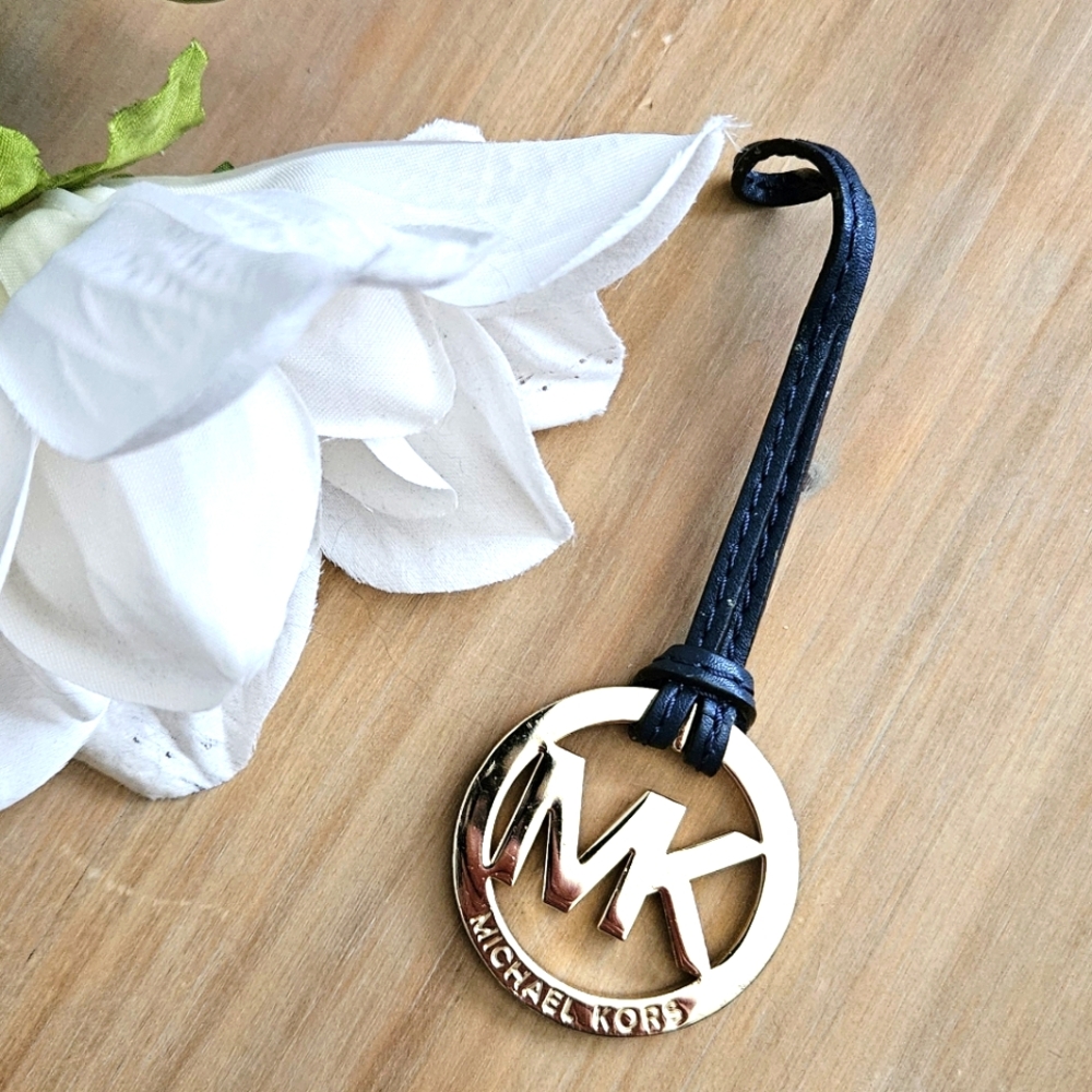 Michael Kors Logo Hangtag